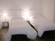 Bedroom (single bed option)