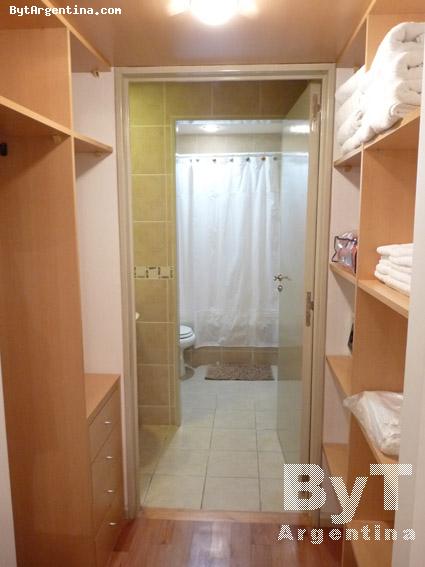 Walk-in-closet