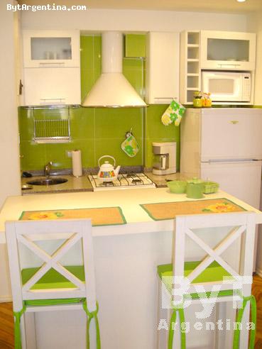 Open Kitchen & Breakfast Bar