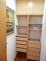 Walk-in-closet