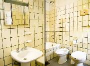 Double Bedroom 3 Private - Bathr