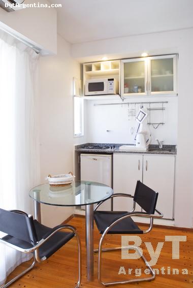 Dining Area & Kitchenette